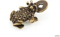 Figurki dekoracyjne - FIGURKA ŻABA W KORONIE Z MONETĄ kolor stare złoto orient zwierzęta feng shui (aj933) - miniaturka - grafika 1