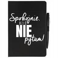 Notesy i bloczki - CZARNY NOTATNIK + DŁUGOPISE SPOKOJNIE DZIŚ NIE PYTAM Dla Nauczyciela Wzory - miniaturka - grafika 1