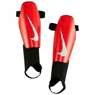 Piłka nożna - Nagolenniki Nike Charge DX4608-635 czerwony M - miniaturka - grafika 1