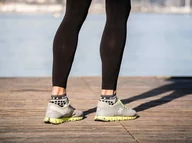 Skarpetki sportowe męskie - COMPRESSPORT Skarpetki do biegania krótkie ProRacing Socks v3.0 szare - miniaturka - grafika 1