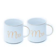 Kubki - Kubek do kawy Intirilife w kolorze białym ze złotą obwódką i napisem Mrs and Mrs na każdym kubku - pojemność 300 ml - kubek prezentowy z uchwytem ślubnym - miniaturka - grafika 1