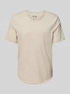 Koszulki męskie - T-shirt z dekoltem w serek model ‘BENNE’ - miniaturka - grafika 1