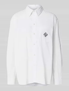 Bluzka o kroju oversized z kieszenią na piersi - Koszule damskie - miniaturka - grafika 1