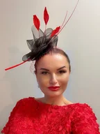 Ozdoby do włosów - Fascynator toczek GLORIA czarny/czerwony - miniaturka - grafika 1