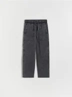 Spodnie i spodenki dla chłopców - Reserved - Bawełniane spodnie - czarny - miniaturka - grafika 1