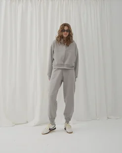 Bluza Restful paloma na zamek z kapturem - Bluzy sportowe damskie - miniaturka - grafika 1