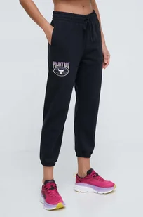Under Armour spodnie dresowe Project Rock kolor czarny z nadrukiem - Spodnie damskie - miniaturka - grafika 1