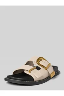 Klapki ze sprzączką i detalem z logo model ARCH - Steve Madden - Klapki i japonki damskie Klapki ze sprzączką i detalem z logo model ARCH - Steve Madden - Klapki i japonki damskie - miniaturka - grafika 1