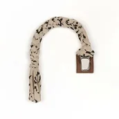 Śliniaki i fartuszki - Hi Little One - warkoczykowa zawieszka do smoczka Pacifier holder BOHO Cafe Latte - miniaturka - grafika 1