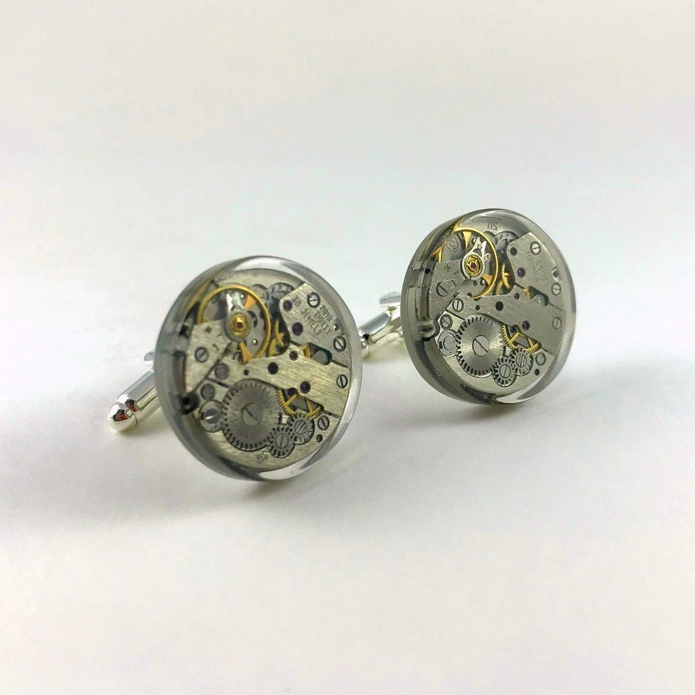 Drobiny Czasu, Spinki, Round Iv Undercover