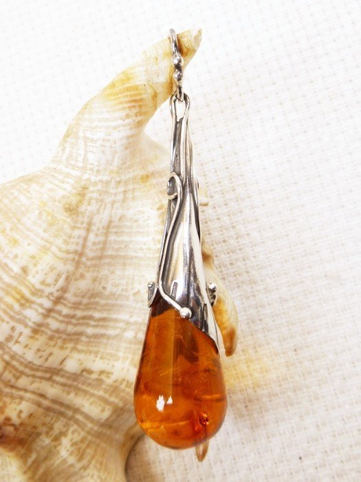 Wisiorek srebrny z bursztynem, handmade 620-334