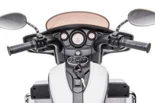 Motor Na Akumulator Trójkołowy Goldwing Biały - Pojazdy elektryczne dla dzieci - miniaturka - grafika 9