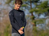 Koszulki sportowe męskie - COMPRESSPORT Koszulka biegowa z długim rękawem TRAINING TSHIRT czarna - miniaturka - grafika 1