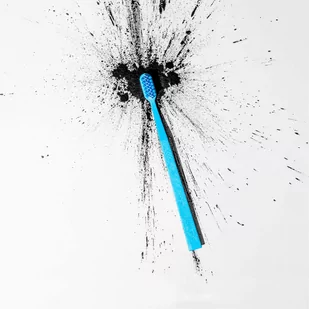 ALPINE WHITE Whitening & Care Toothbrush - Szczoteczki do zębów - miniaturka - grafika 4