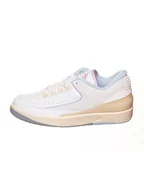 Trampki damskie - Nike Skórzane sneakersy "Jordan 2 Retro Low" ze wzorem - miniaturka - grafika 1