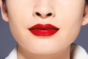 Shiseido Makeup VisionAiry szminka żelowa odcień 220 Lantern Red Golden Red 1,6 g - Szminki - miniaturka - grafika 2