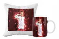 Gadżety dla niej i dla niego - ZESTAW PODUSZKA + KUBEK Prezent ROBERT LEWANDOWSKI POLSKA + IMIĘ 30 - miniaturka - grafika 1