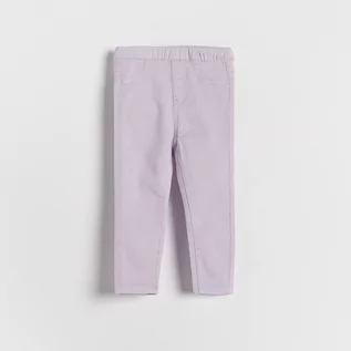 Spodnie i spodenki dla dziewczynek - Reserved Jeansowe legginsy - Fioletowy - grafika 1
