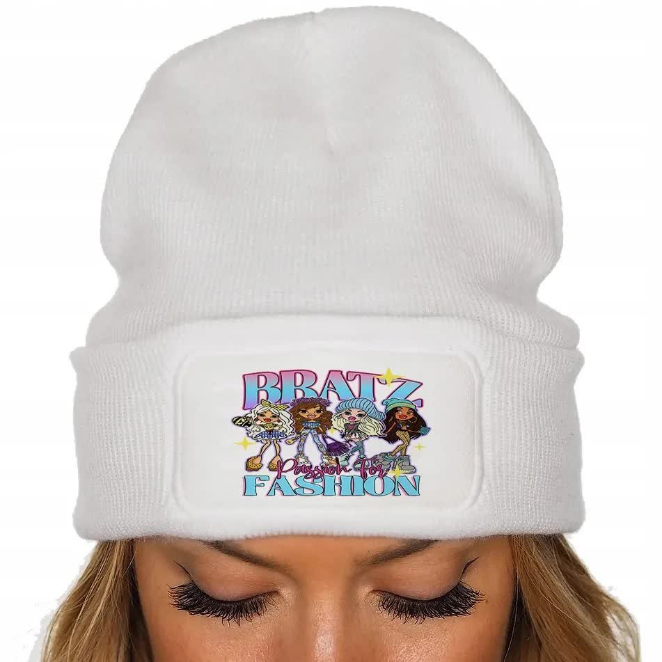 ZIMOWA BIAŁA CZAPKA Na Prezent Urodziny Dla Fana BRATZ FASHION Wzory
