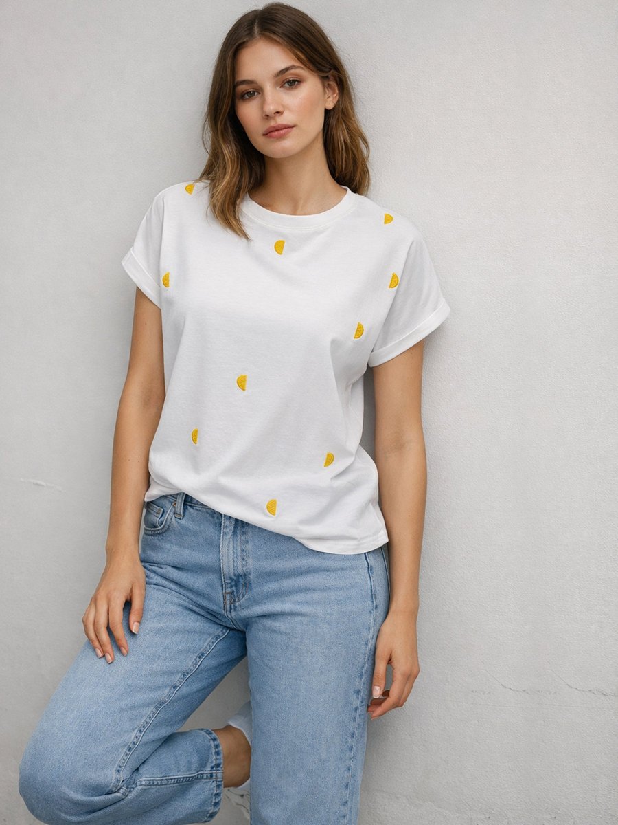 T-shirt z haftowanymi owocami biały 2XL