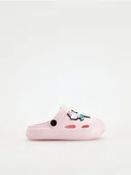 Buciki dla niemowląt - Reserved - Gumowe sandały z przypinkami Hello Kitty - pastelowy róż - miniaturka - grafika 1