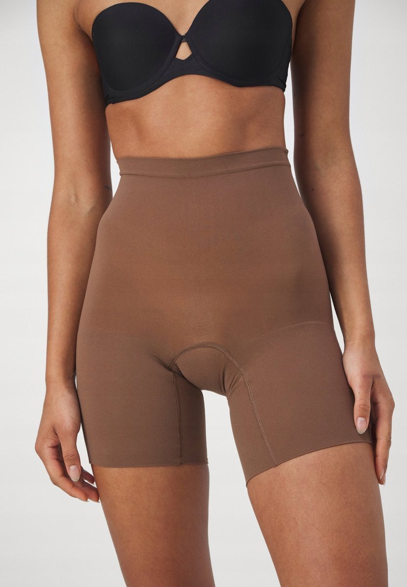 SPANX BIELIZNA WYSZCZUPLAJĄCA BRĄZOWA CIENKA L 6FA