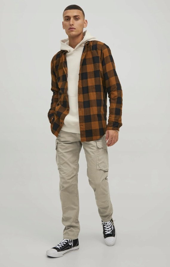 JACK&JONES BEŻOWE SPODNIE BOJÓWKI Z KIESZENIAMI BOCZNYMI 33/34 7BA