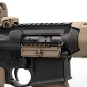 Osprzęt do wiatrówek - Magpul - Klapka wyrzutnika łusek do AR-15 - .223 / 5,56 mm - MAG1206-FDE - miniaturka - grafika 1