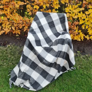 Koc wełniany z frędzlami 150x200 wełna nowozelandzka krata szachownica czarna ekri - Koce - miniaturka - grafika 1