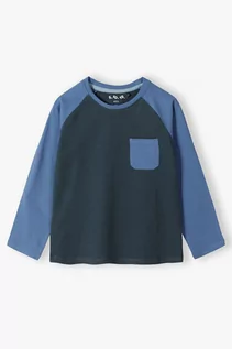 Bluzki dla chłopców - Bawełniana bluzka chłopięca z dekoracyjną kieszonką - granatowa - 5.10.15. - grafika 1