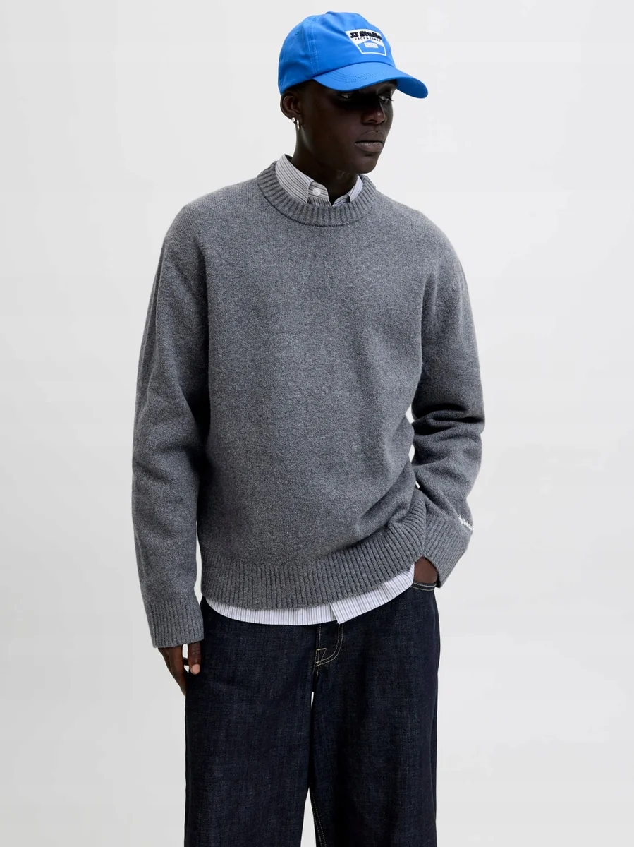 JACK JONES SZARY GŁADKI SWETER MĘSKI Z OKRĄGŁYM DEKOLTEM M 7CA