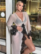 Szlafroki damskie - Prześwitujący długi szlafrok z koronką - Biały - miniaturka - grafika 1