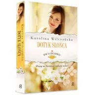Powieści - DOTYK SŁOŃCA ROK NA KWIATOWEJ TOM 3 Karolina Wilczyńska - miniaturka - grafika 1