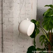 Lampy sufitowe - FLOS Lampa wisząca designerska AIM Small, możliwość ściemniania, biały / opal, salon / jadalnia, aluminium, design - miniaturka - grafika 1