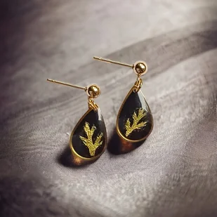 Kolczyki ze złotymi roślinkami : kolczyki z żywicy : GOLDEN FLORA łezki - Kolczyki - miniaturka - grafika 1
