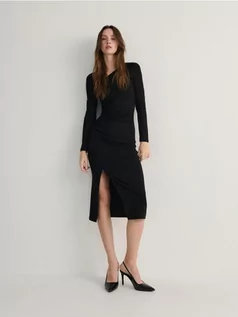 Sukienki - Reserved - Sukienka z asymetrycznym dekoltem - czarny - grafika 1