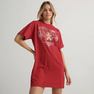 Piżamy damskie - Reserved - Koszula nocna z nadrukiem - Czerwony - grafika 1