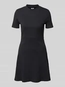 Sukienki - Sukienka T-shirtowa z efektem prążkowania model ‘ELINOR’ - miniaturka - grafika 1