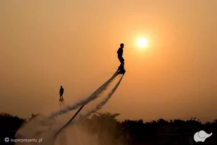 Fly-board.center Flyboard z nagraniem dla dwojga w Dąbrowie Górniczej - Vouchery - miniaturka - grafika 1