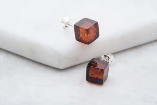 Kolczyki Kostki z Bursztynu Bałtyckiego, Sztyfty Srebrne - Kolczyki Kolczyki Kostki z Bursztynu Bałtyckiego, Sztyfty Srebrne - Kolczyki - miniaturka - grafika 1