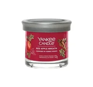 Świece - Yankee Candle Signature Tumbler mała świeca zapachowa Red Apple Wreath 122 g - miniaturka - grafika 1