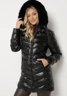 Kurtki damskie - Czarna Długa Pikowana Kurtka z Odpinanym Futerkiem i Sznurkami Rinnarae - miniaturka - grafika 1