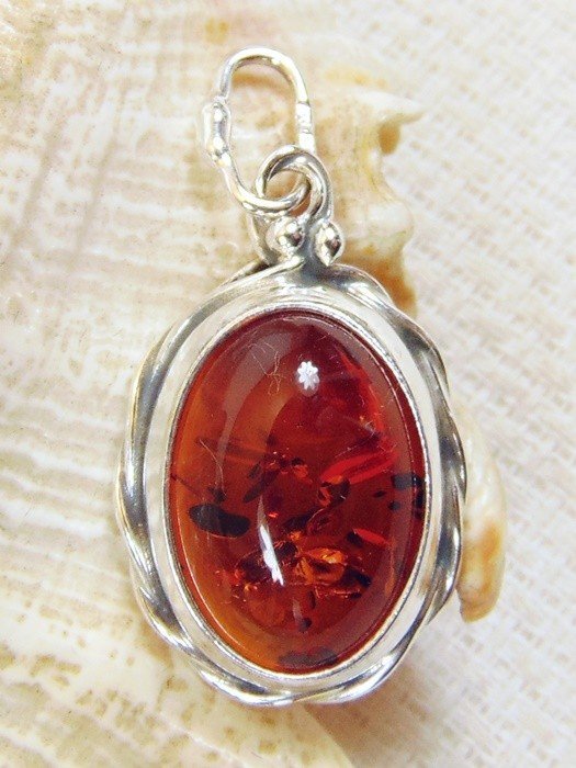 Wisiorek srebrny z bursztynem, handmade 614-13
