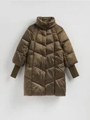 Kurtki damskie - Reserved - Długa pikowana kurtka - oliwkowy - miniaturka - grafika 1