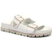 Klapki i japonki damskie - Guess Skórzane klapki FASTEN - miniaturka - grafika 1