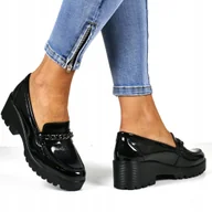 Półbuty damskie - SKÓRZANE BUTY DAMSKIE PÓŁBUTY KOTURNA MOKASYNY Z ŁAŃCUSZKIEM LAKIEROWANE - miniaturka - grafika 1