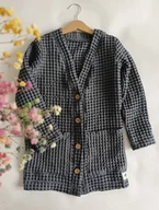 Swetry dla dziewczynek - Kardigan z wafelka lnianego - ciemny jeans - miniaturka - grafika 1