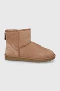 Buty zimowe męskie - UGG Śniegowce zamszowe Classic Mini męskie kolor brązowy - Ugg - miniaturka - grafika 1