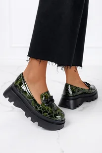 Zielone mokasyny lakierowane na platformie krokodyli wzór czarny łańcuch POLSKA SKÓRA Casu 08835-38 - Mokasyny damskie Zielone mokasyny lakierowane na platformie krokodyli wzór czarny łańcuch POLSKA SKÓRA Casu 08835-38 - Mokasyny damskie - miniaturka - grafika 1
