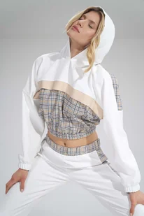 Dwukolorowa Krótka Bluza z Kapturem - Wzór 121 - Figl - Bluzy damskie - miniaturka - grafika 1